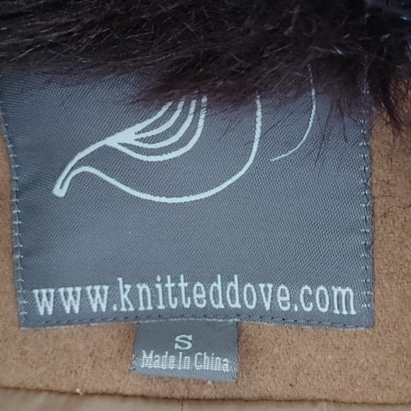 Knitted Dove Wool Blend Winter/Fall Coat Women's Sz Small Tan w Faux Fur Collar - Picture 10 of 11